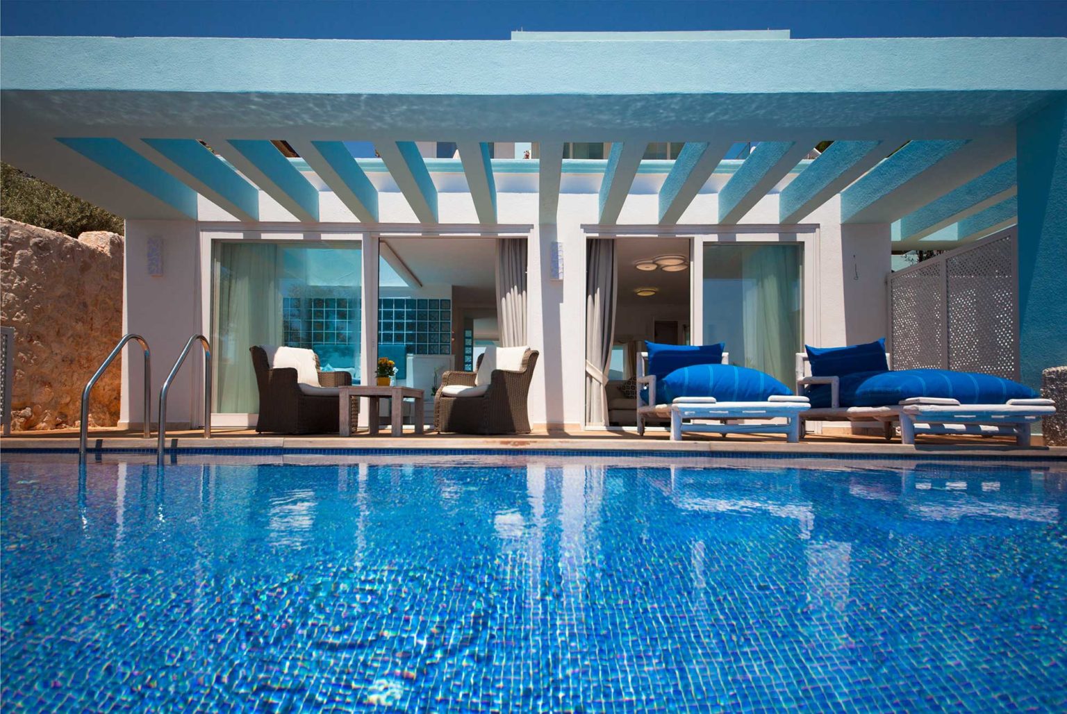 Poolroom. Отель в Турции с частным бассейном. Hotel view Pool. Инстаграм гостиницы. Room with Pool.