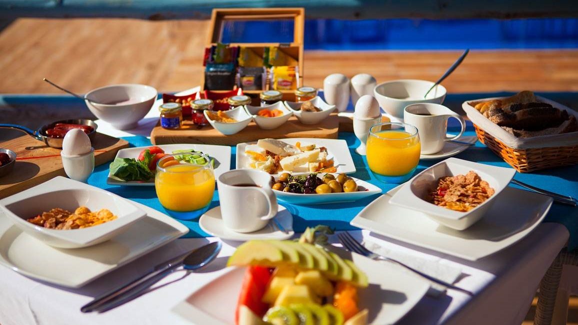 Breakfast at the Asfiya Sea View