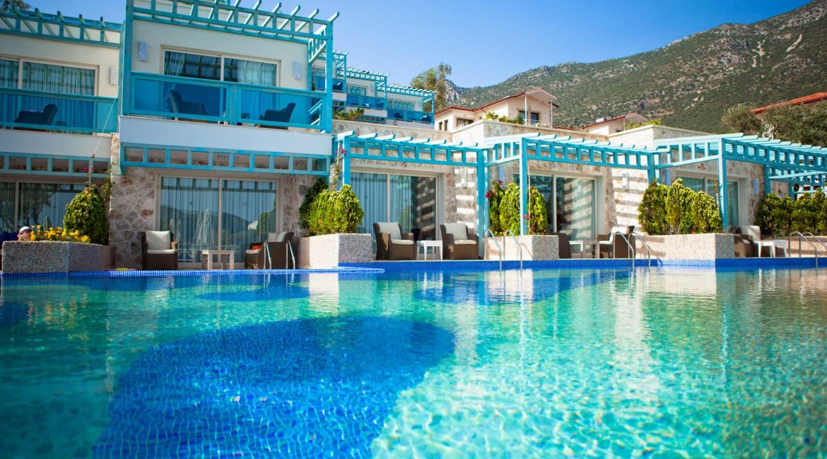 Asfiya Sea View main pool and swim up rooms