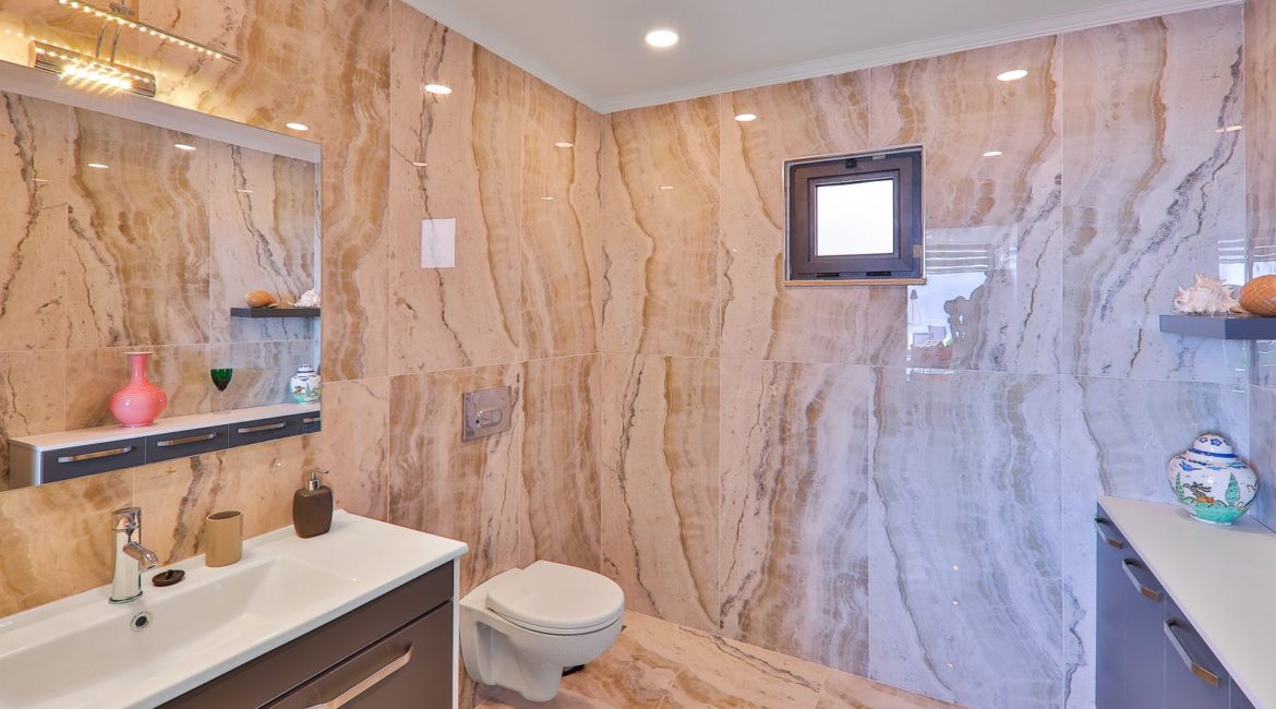 Modern bathroom at Villa Allure