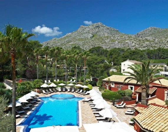 Hotel Cala sant Vicenc pool and terrace