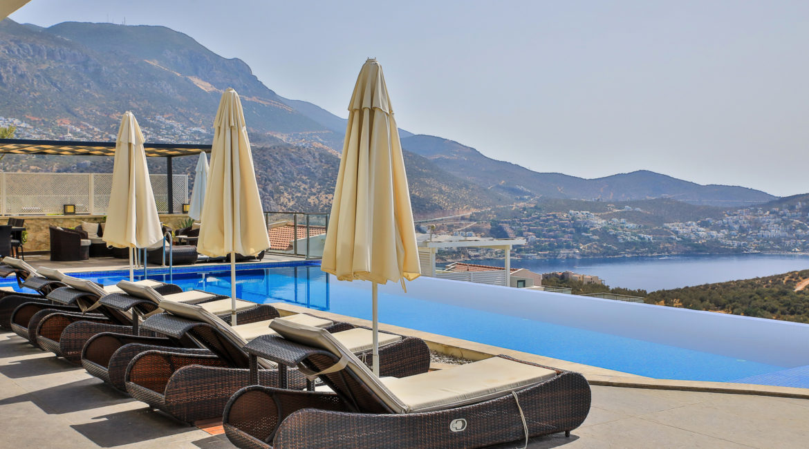 Great sun terrace at the Villa Pirlanta
