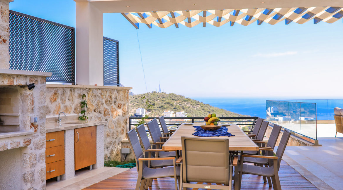 Villa Shine outside dining with sea views