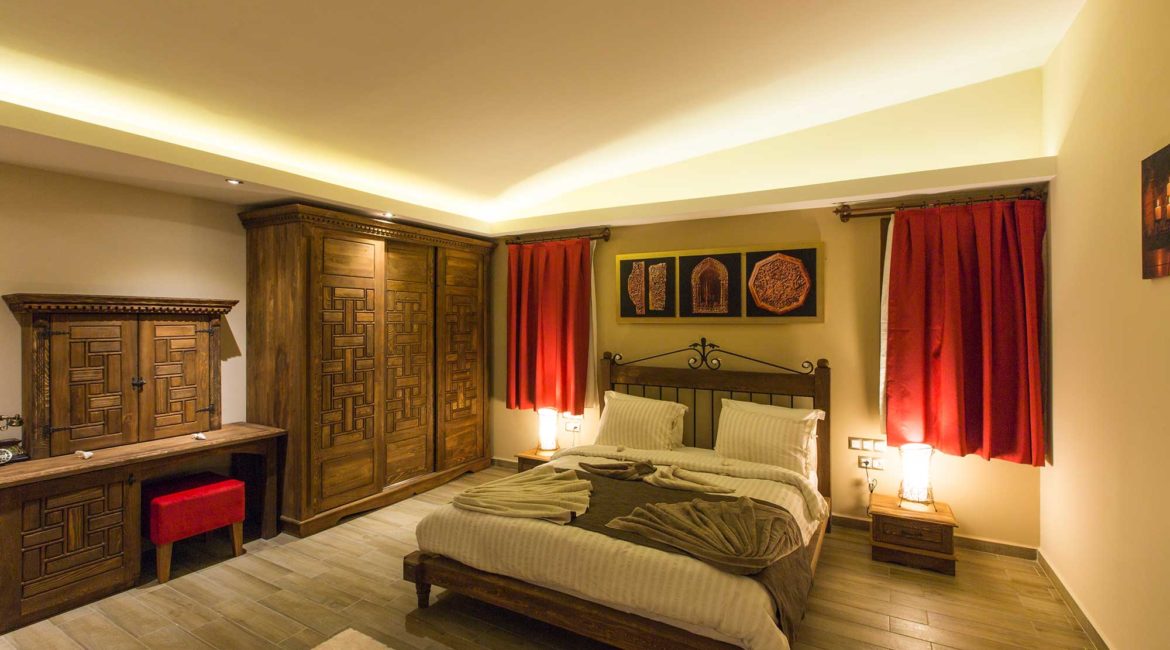 Deluxe suite bedroom