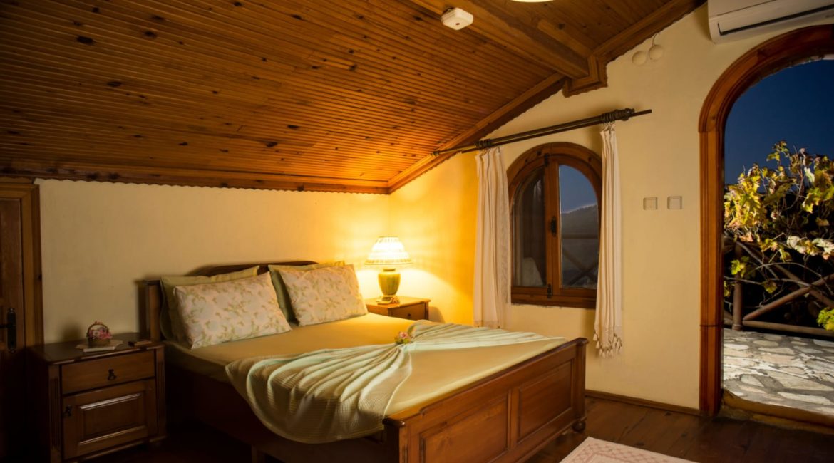 Chalet Vista double bedroom