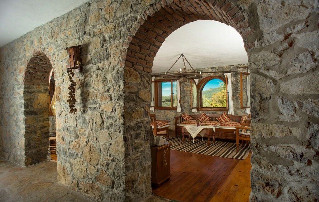 Chalet Vista rustic interior