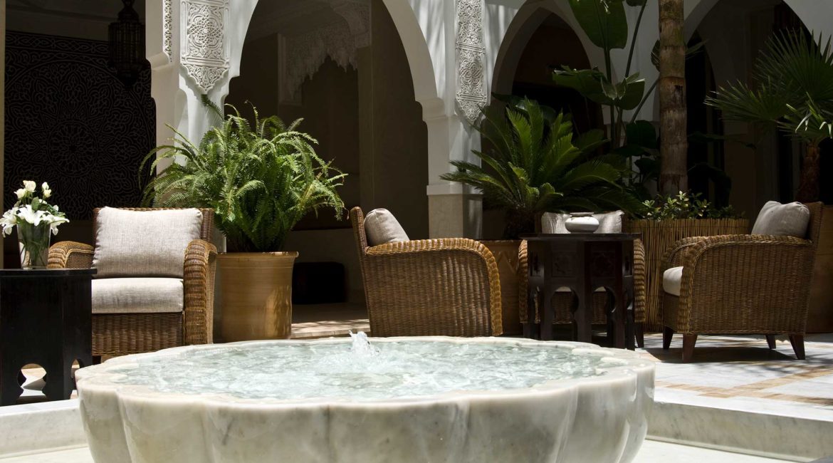 Fountain and courtyard at Riad Villa Blanche