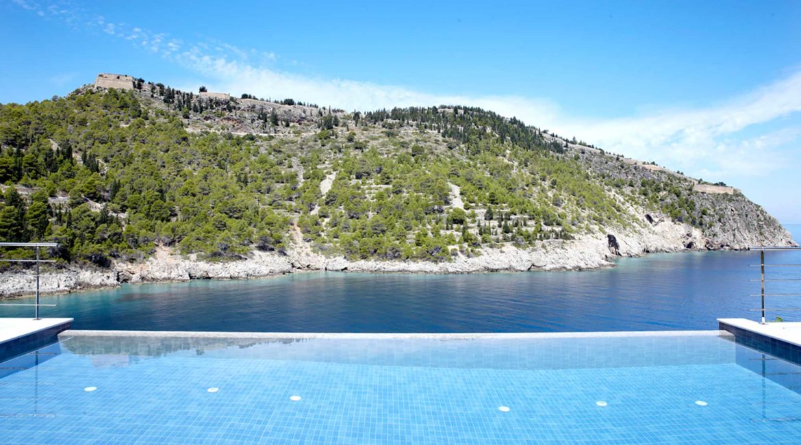 Villa Art Braunis Horio pool with sea views