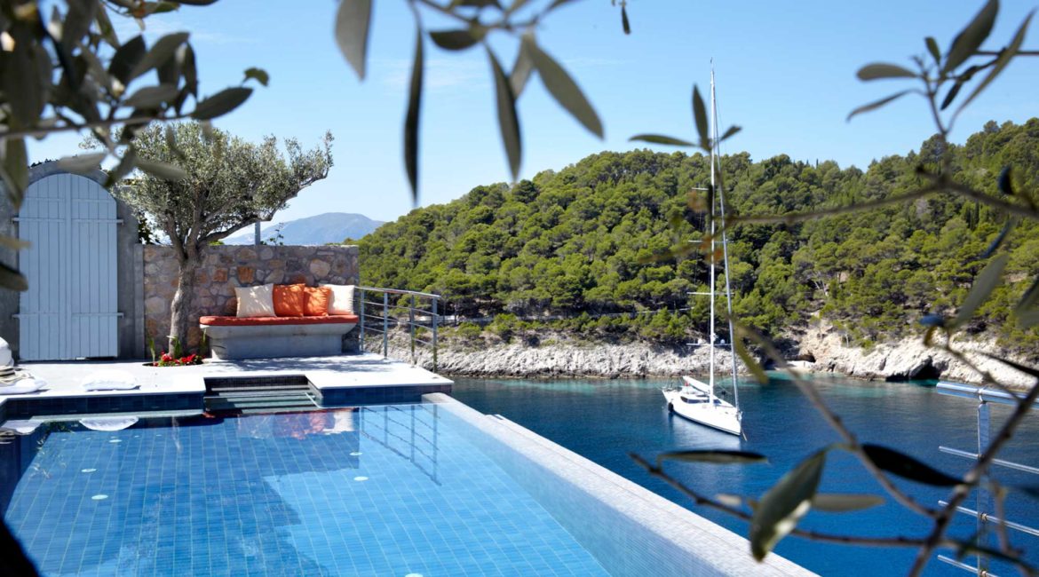 Villa Art Braunis Horio pool and sea views