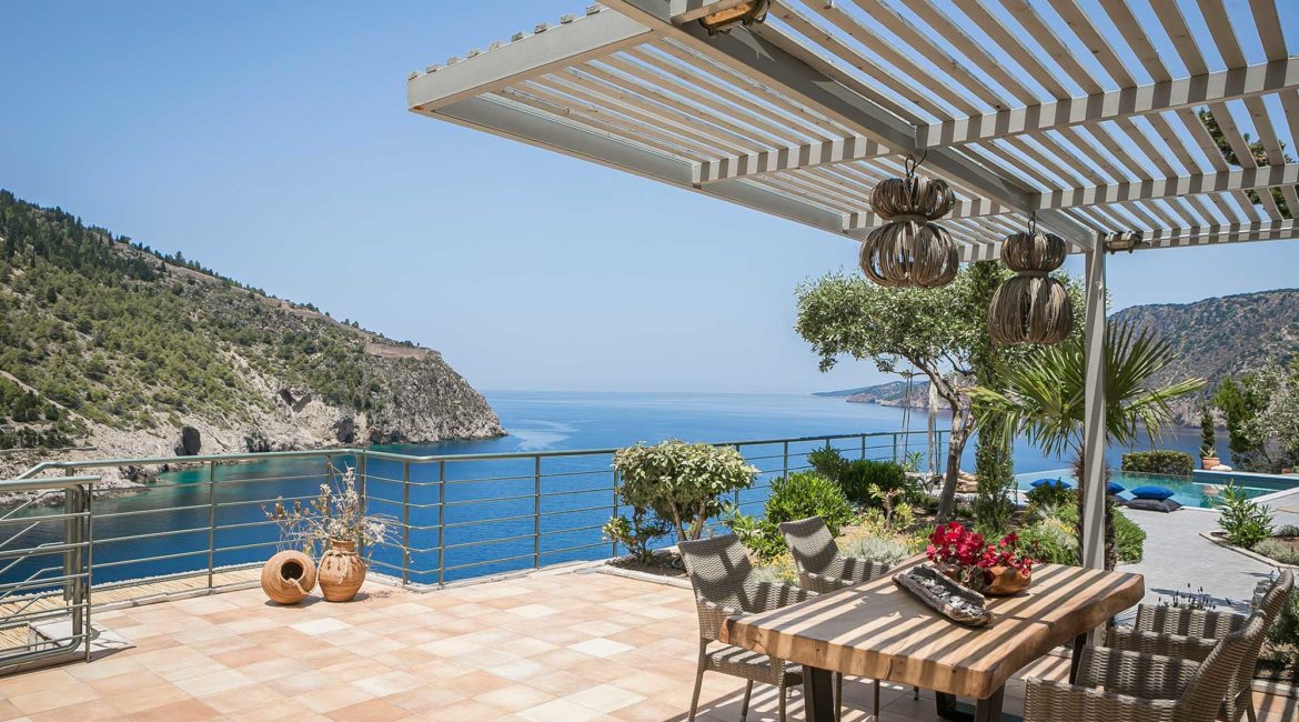 Villa Eleni Braunis Horio sun terrace, infinity pool and sea views