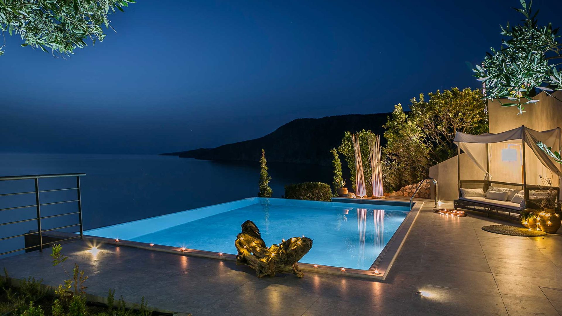 Villa Eleni Braunis Horio pool and terrace