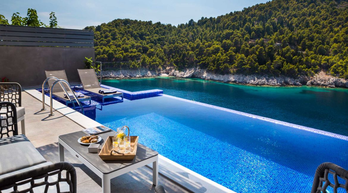 Villa Eutuxia Braunos Horio infinity pool with sea views