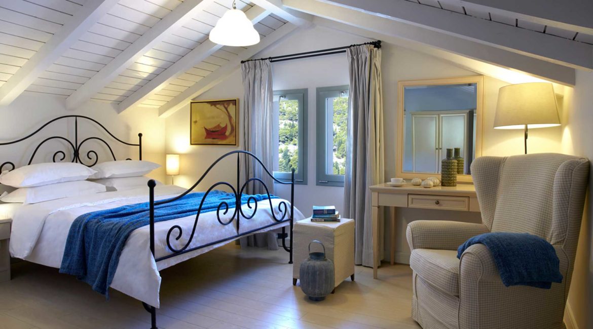 Villa Nikolis Braunis Horio double bedroom with sea views