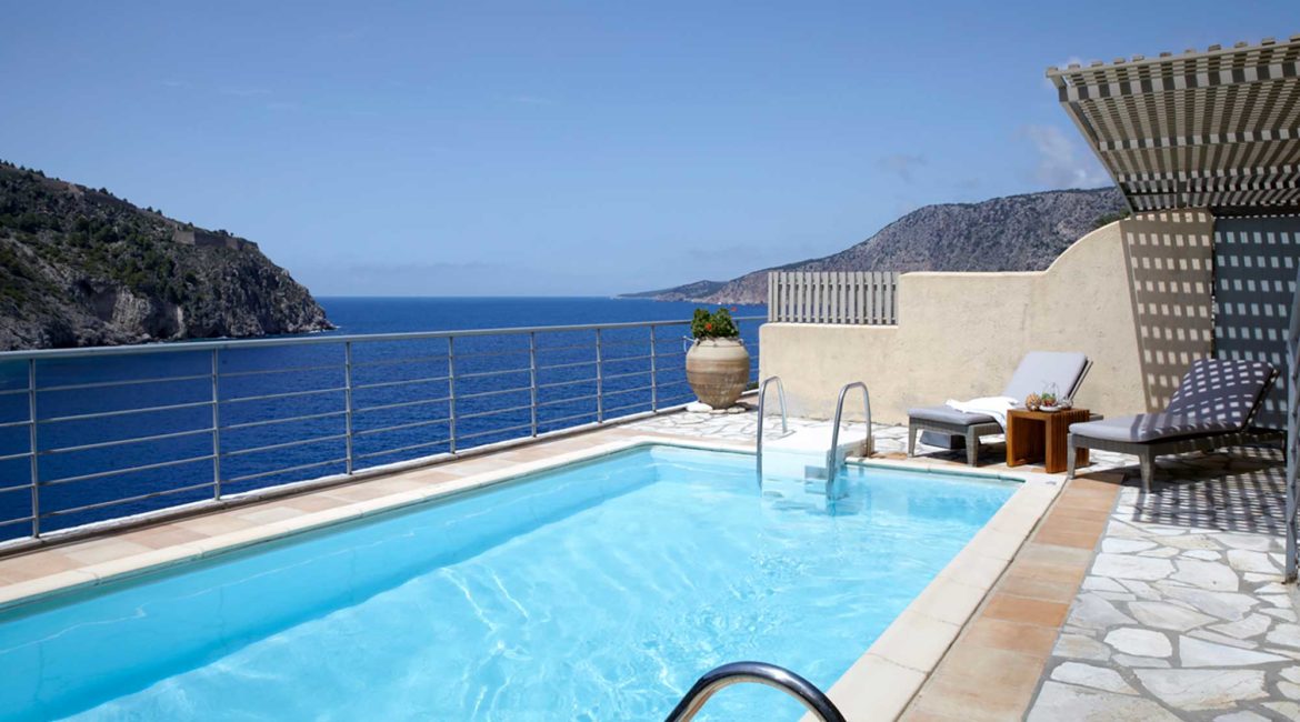 Villa Palatsina Braunis Horio pool, sun terrace with sea views