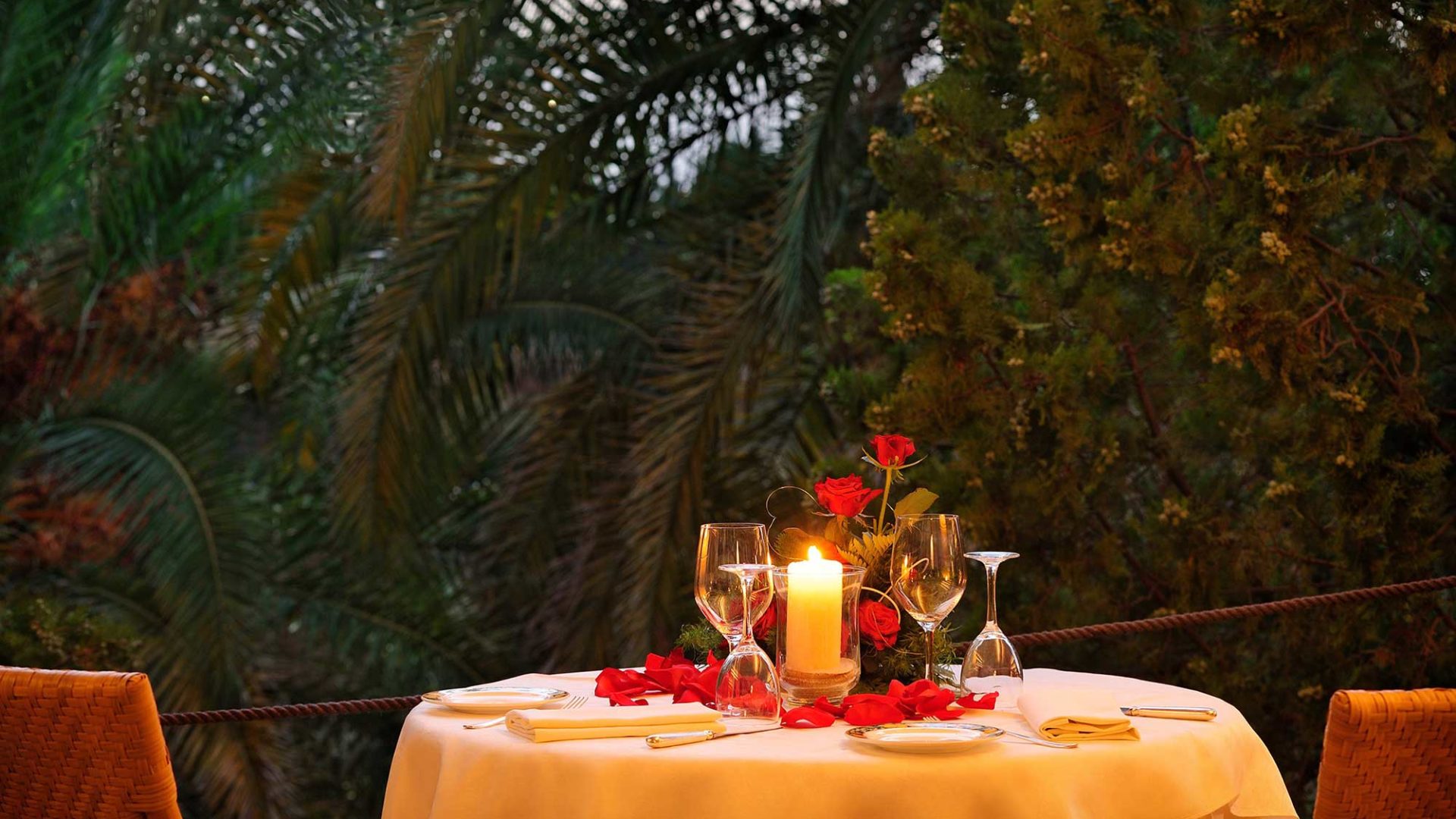 Al fresco dining at Alberi del Paradiso