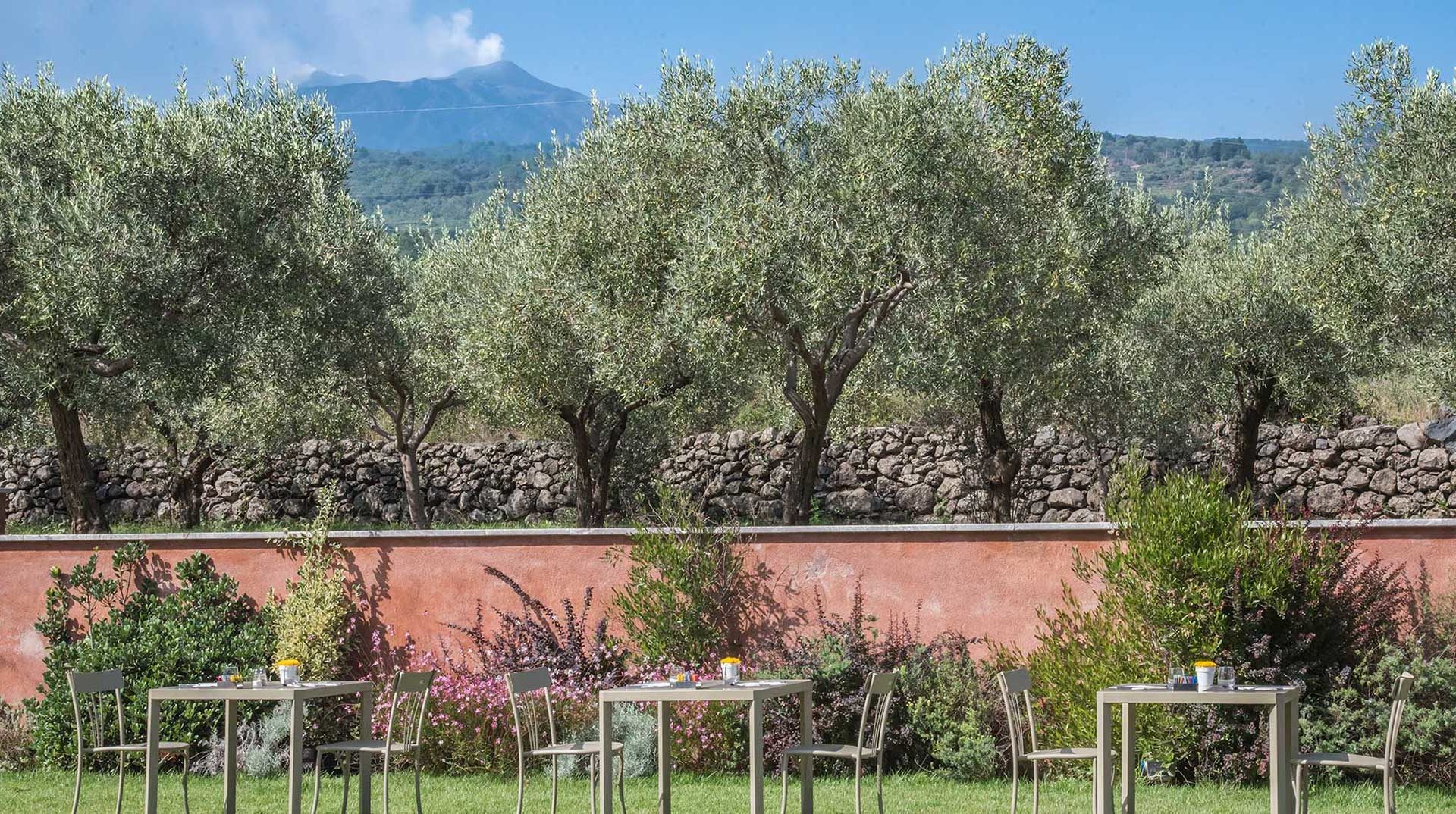 Hotel Villa Neri breakfast with views of Mount Etna