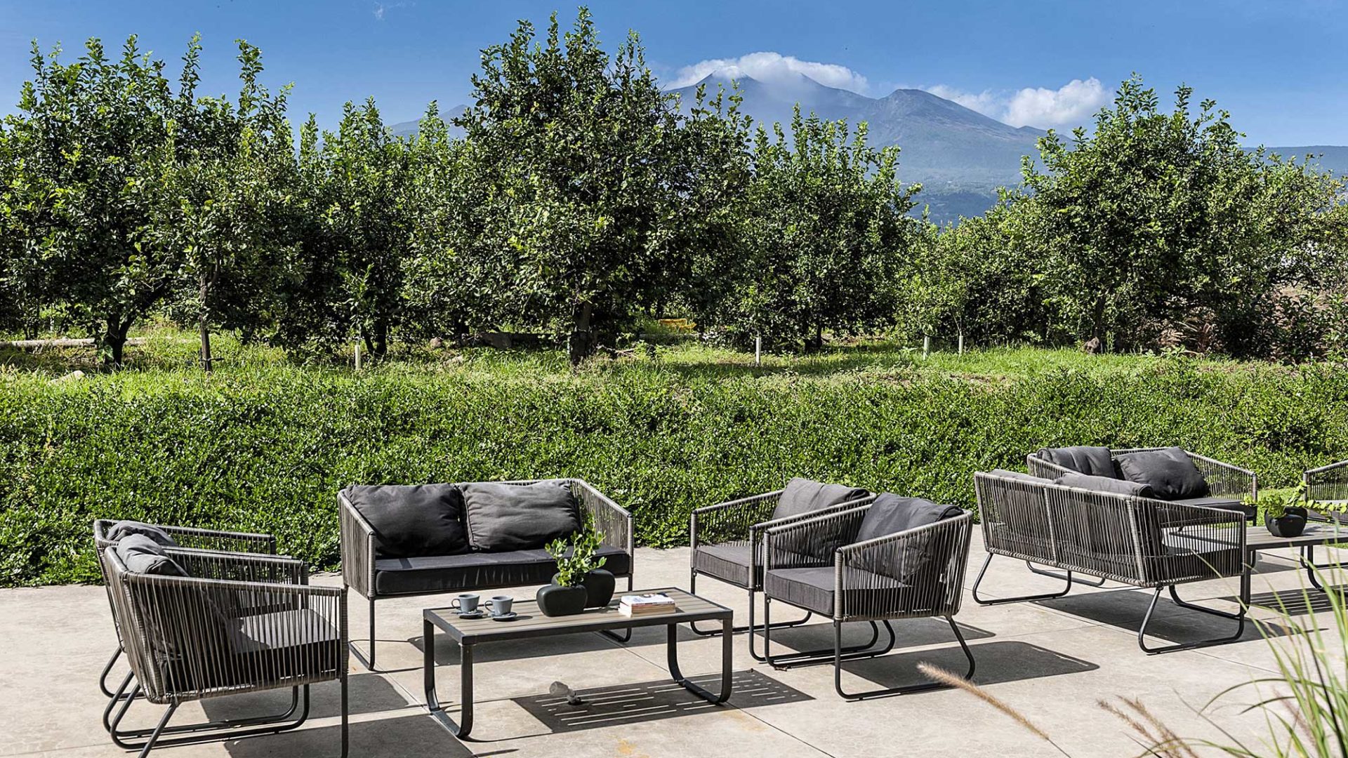 Ramo D'Aria terrace and dramatic view of Mount Etna