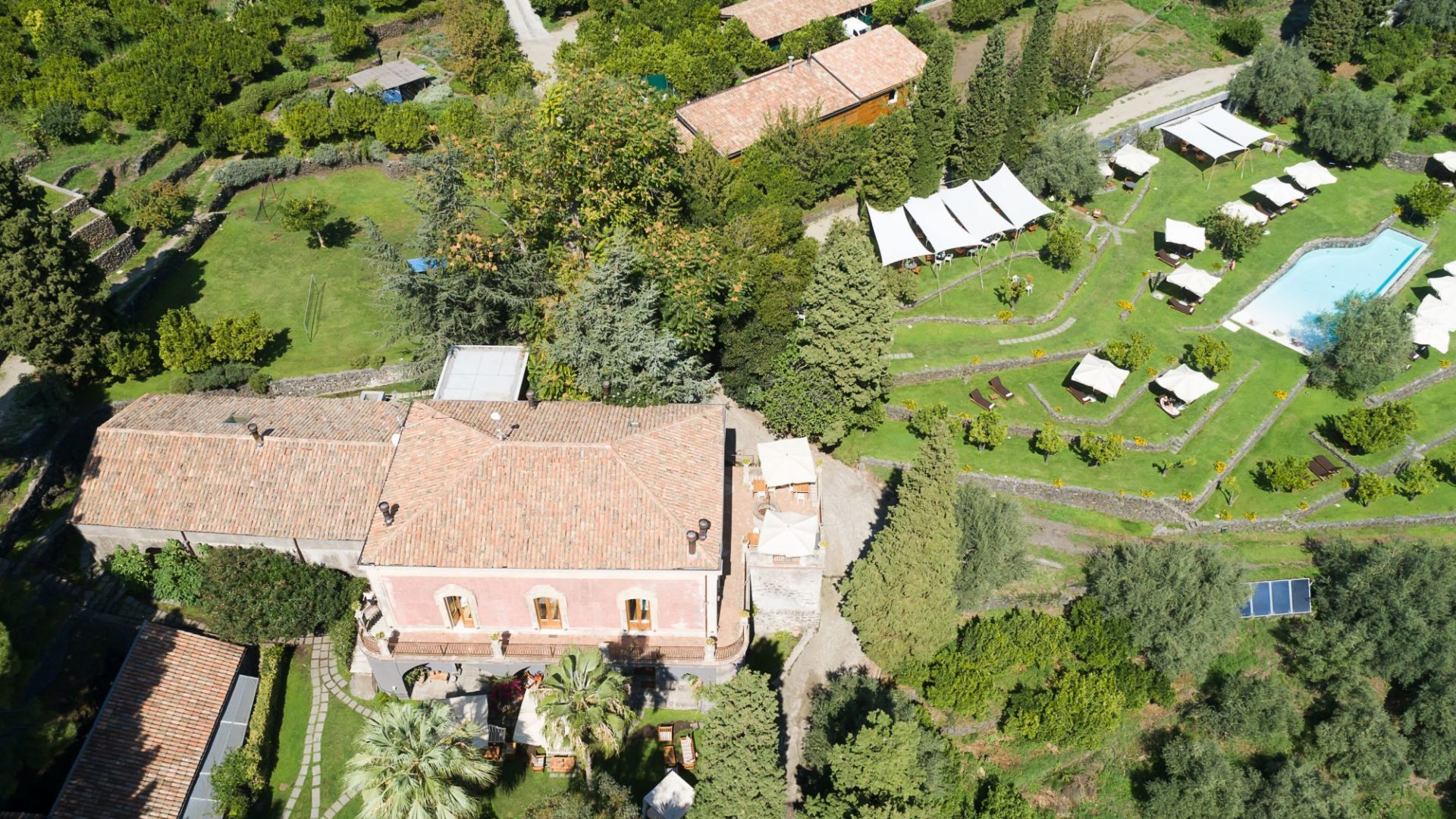 Monaci della terre Nere Birds Eye View