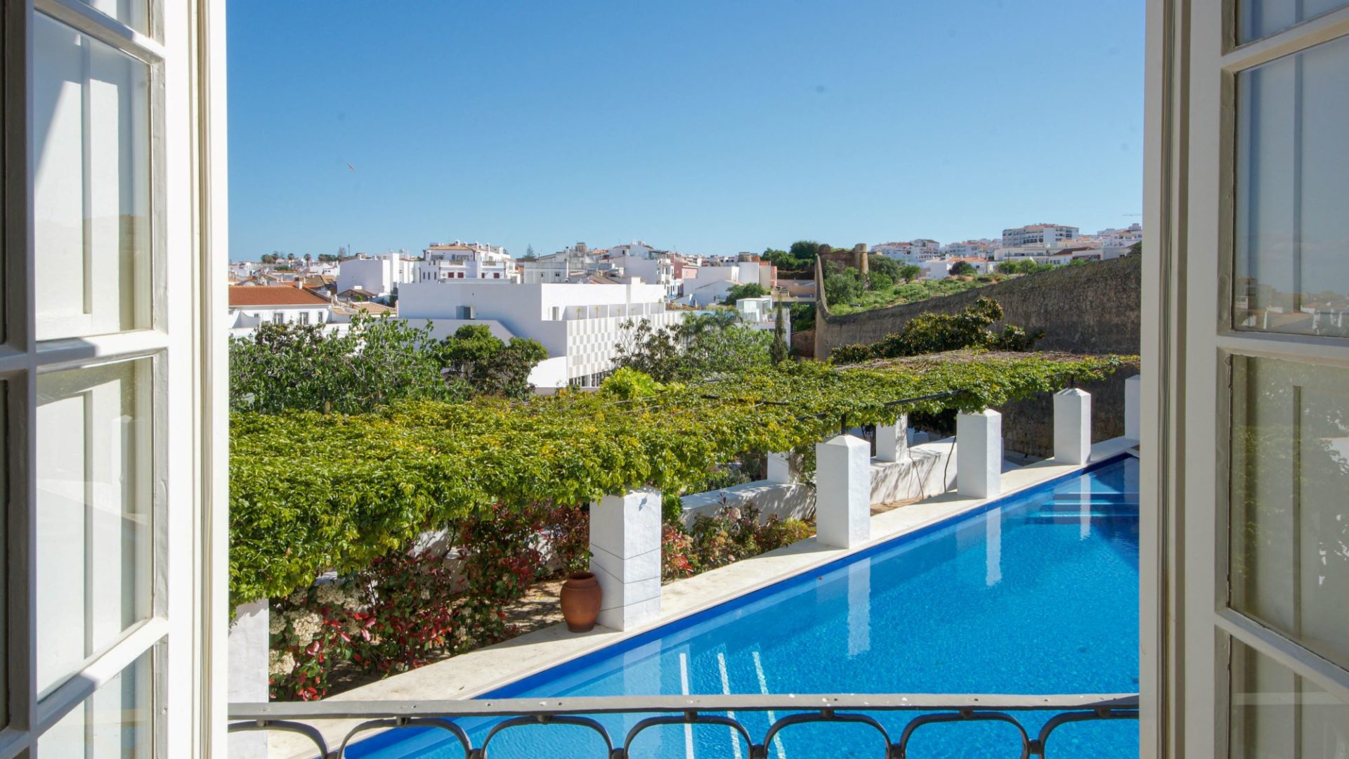 Casa Mea Pool View Room