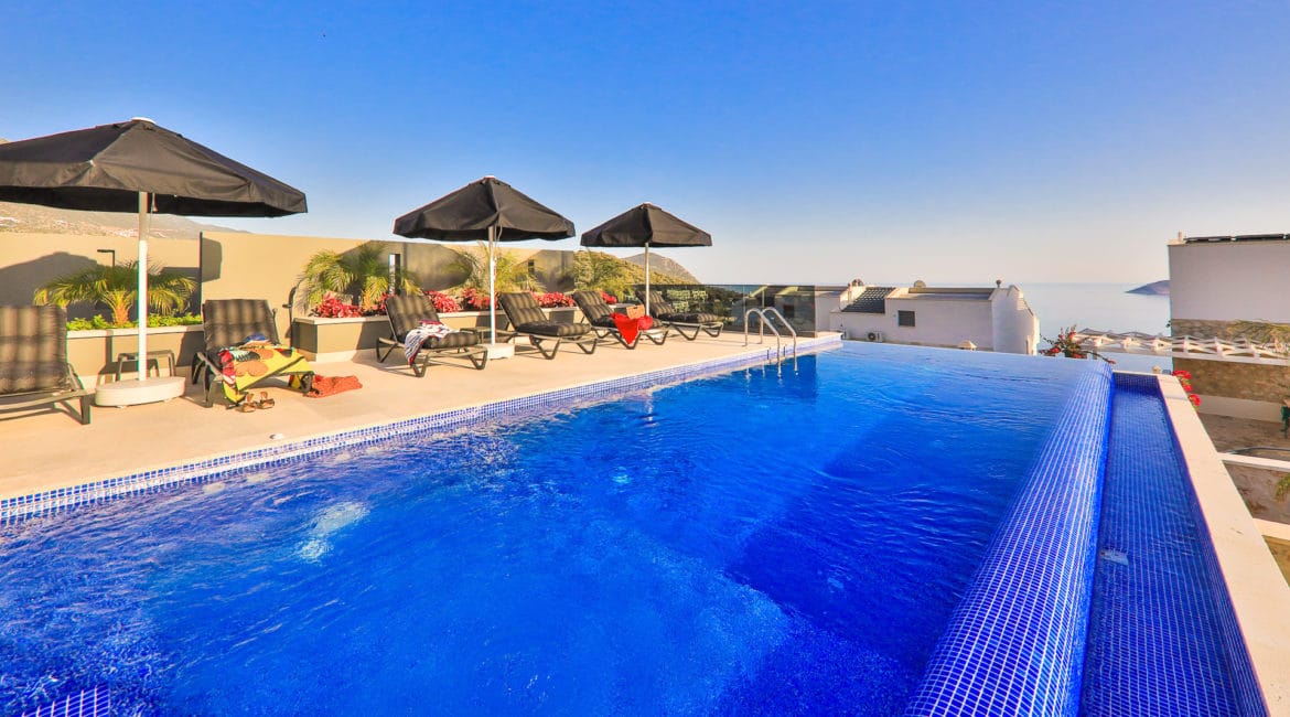 Villa Dreams with pool and sea views