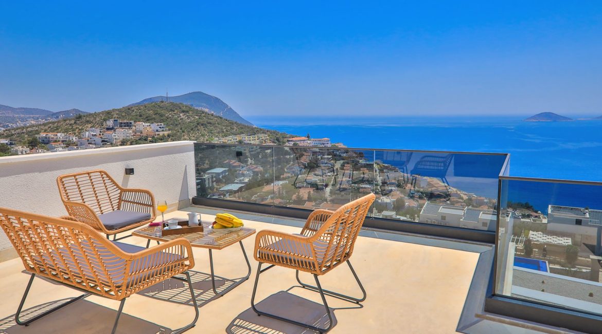 Villa Eos bedroom spacious balcony with sea views