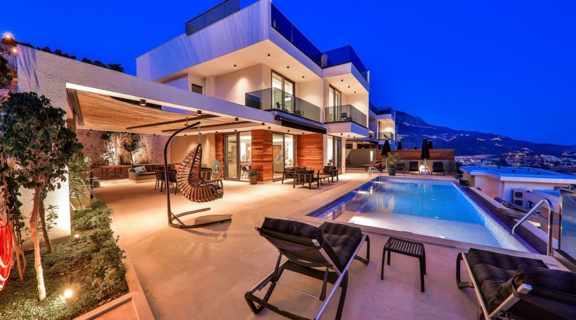 Villa Eos pool and sun terrace