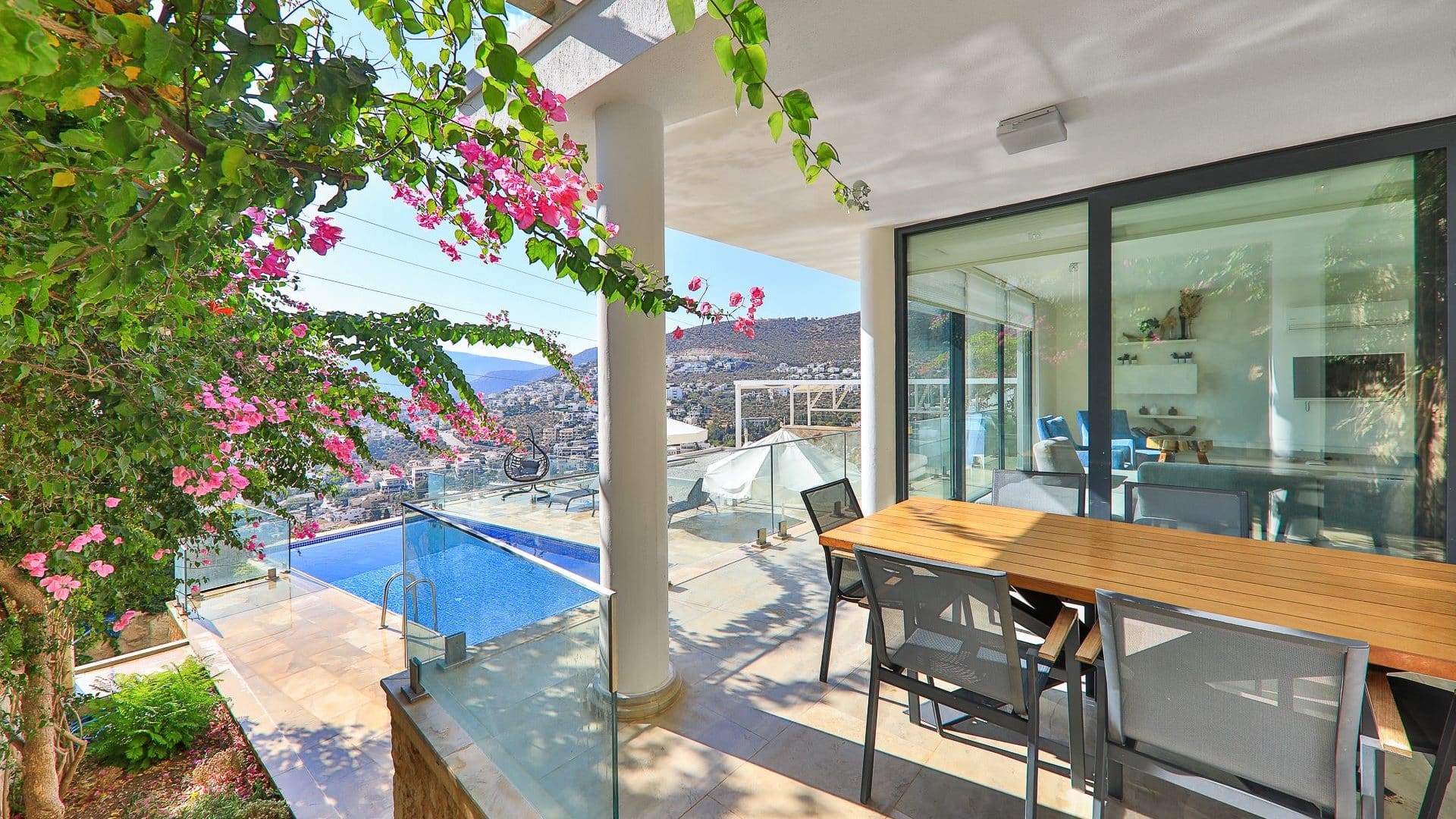 Villa Swan outside dining with sea views