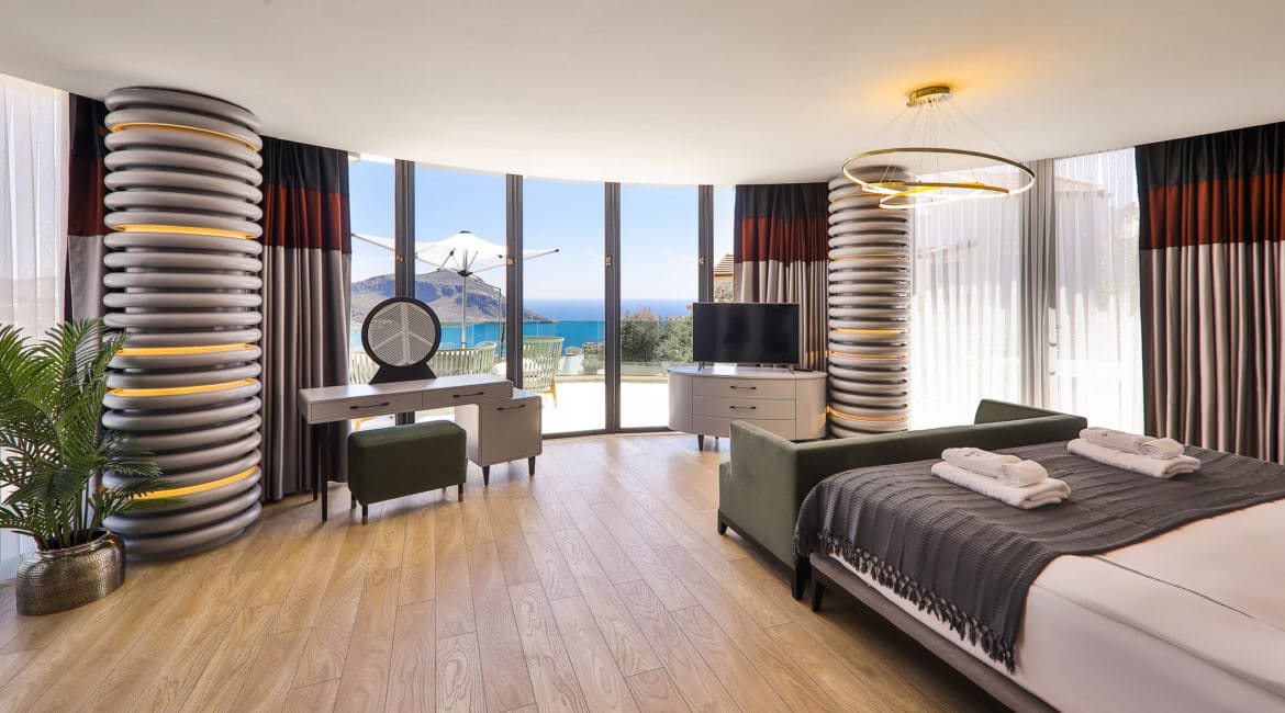 Villa Sandie master bedroom with views