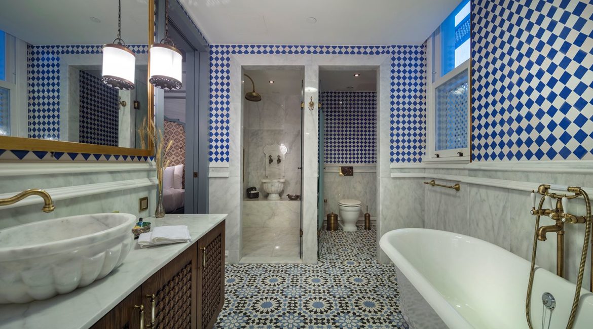 Hagia Sofia Mansions Suite Bathroom