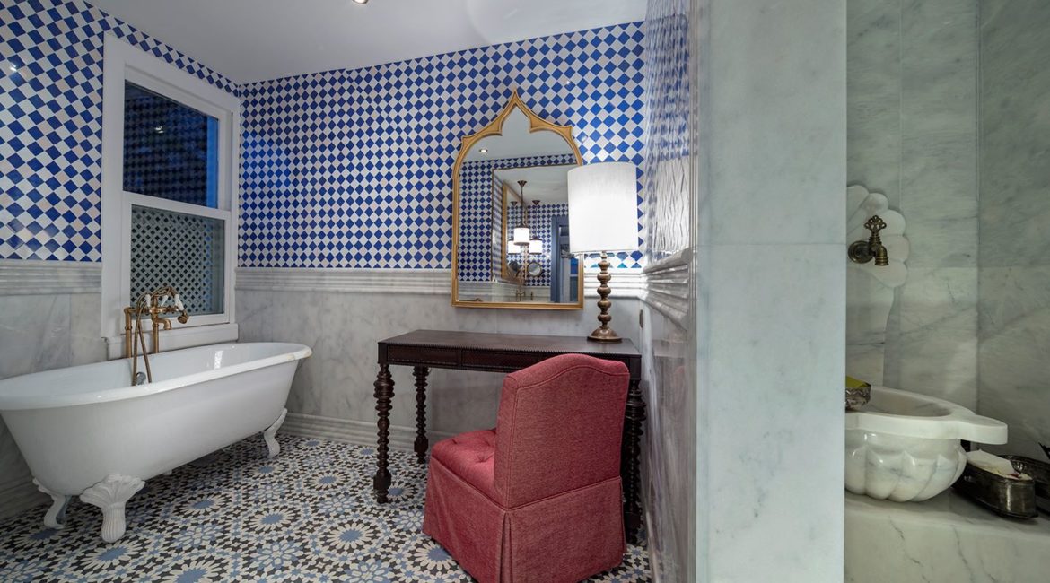 Hagia Sofia Mansions bathroom