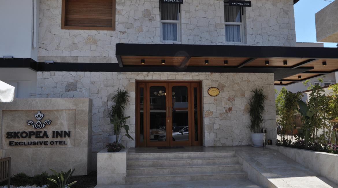 Skopea Inn Hotel Entrance