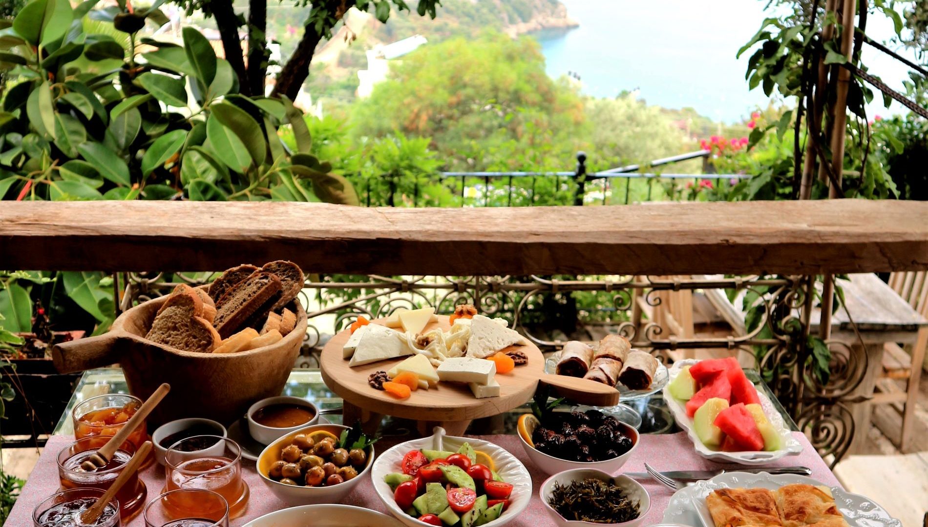 Fidanka Breakfast on the Terrace