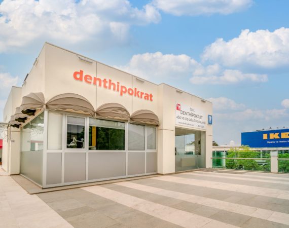 Dent Hipokrat Clinic conveniently located near a shopping centre