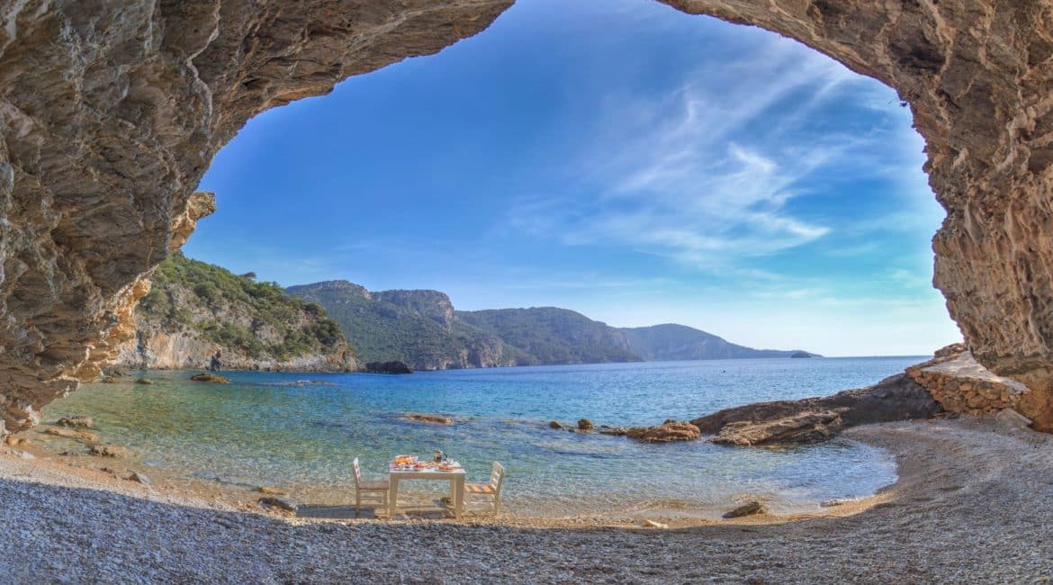 Gokce Gemile intimate bays and private dining settings
