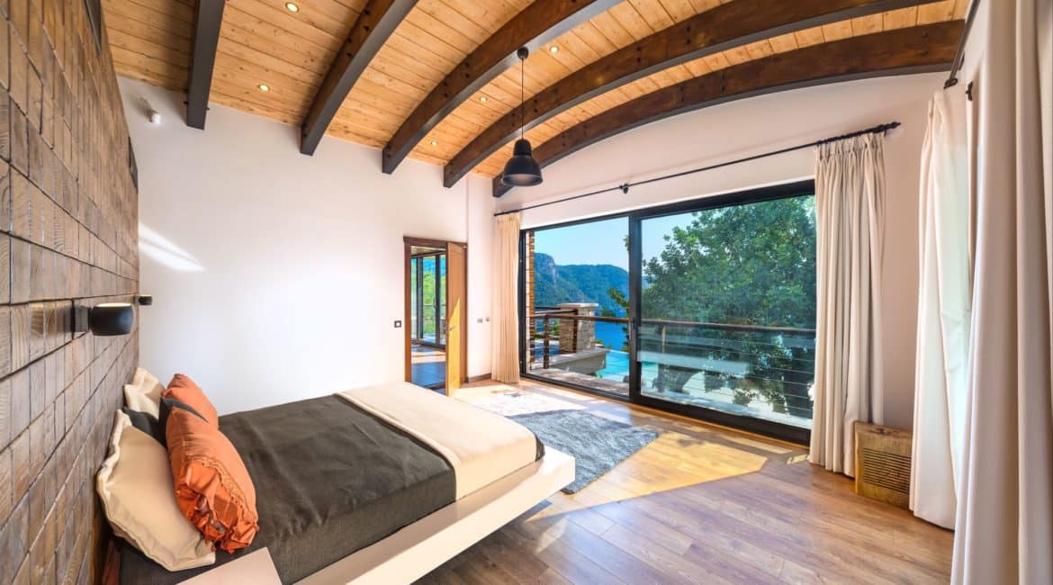 Gokce master bedroom north and sea views