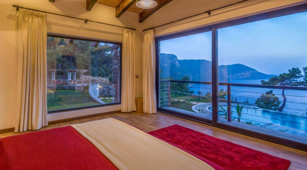 Gokce master bedroom south and sea views