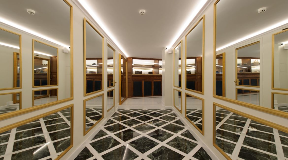 Irida Boutique Hotel mirrored corridor