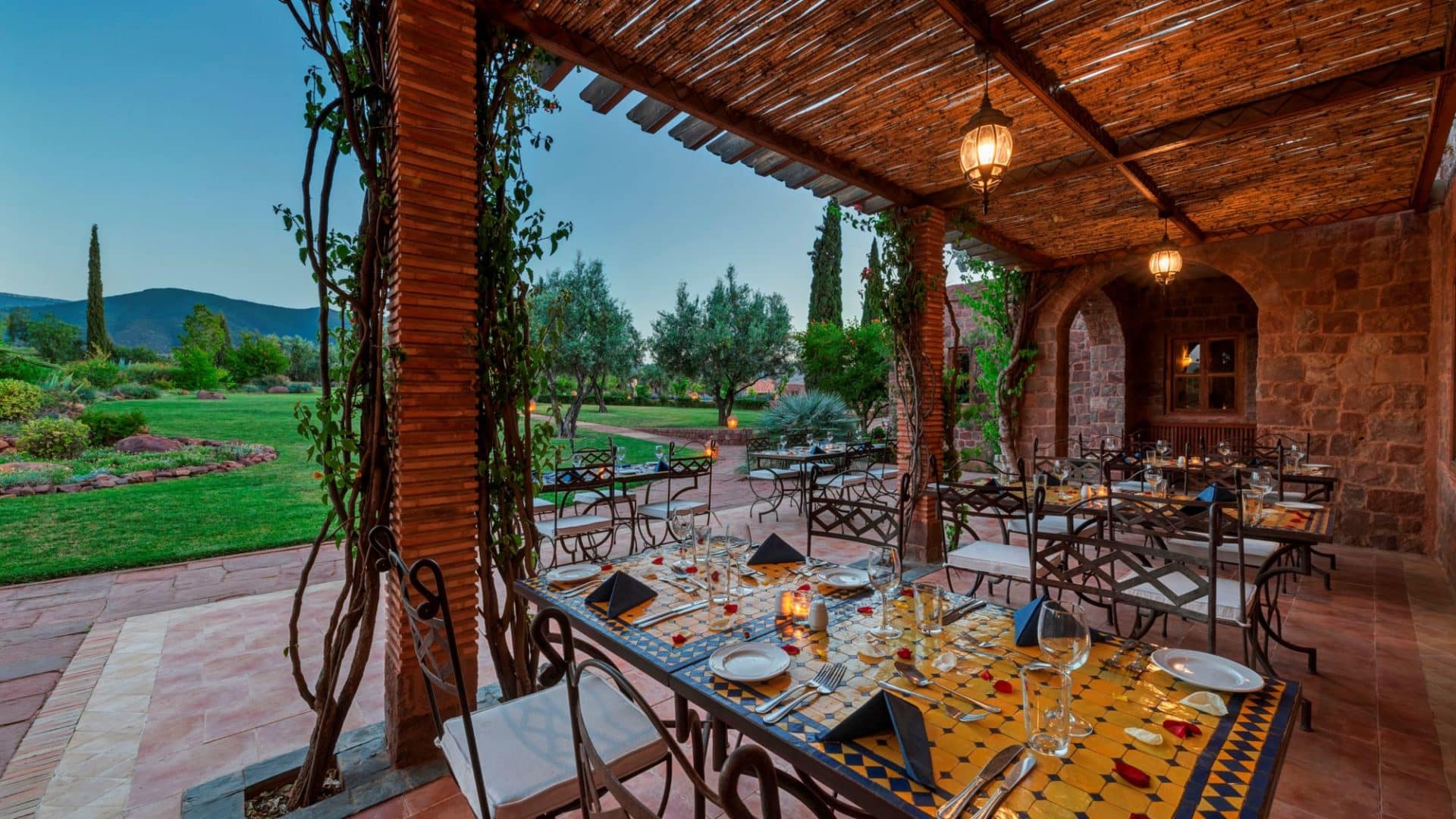 EXP KASBAH ANGOUR ATLAS MOUNTAINS RESTAURANT TERRACE