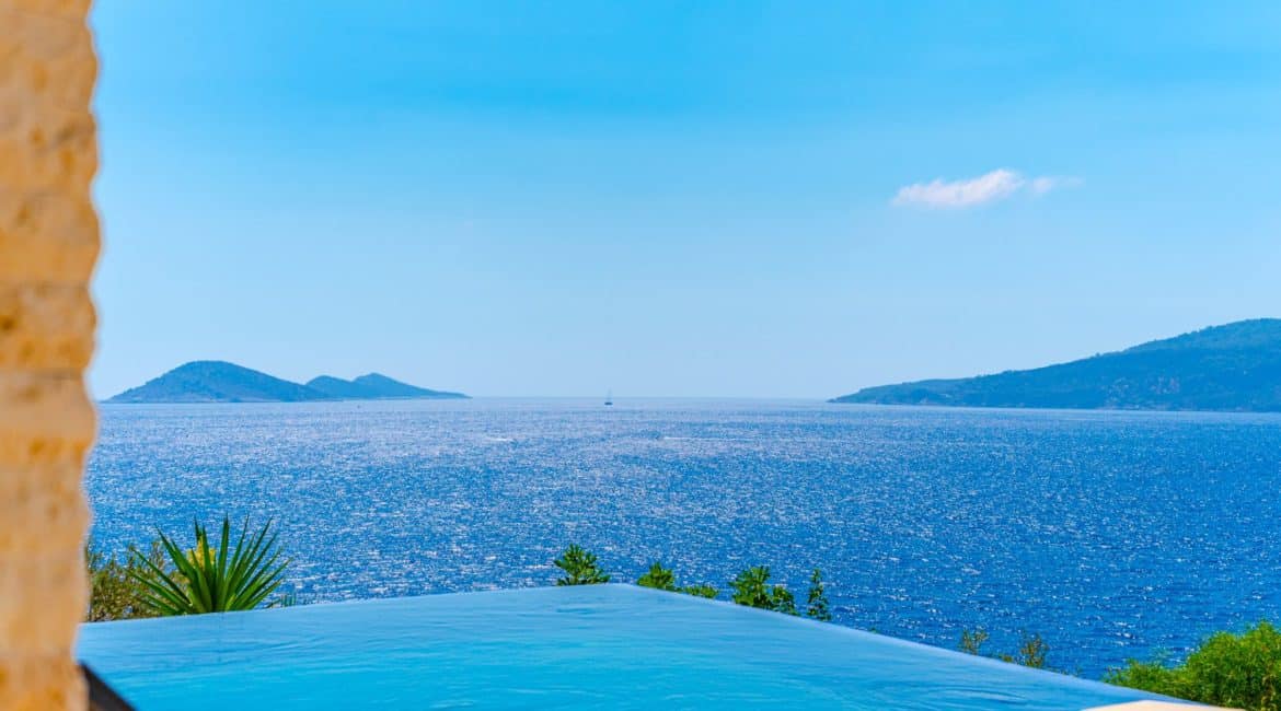 Villa Mavi Deniz swimming pool and glorious seascape vistas