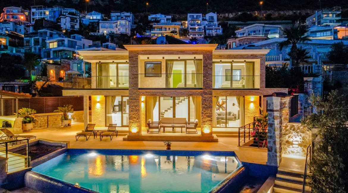 Villa Mavi Deniz swimming pool and house by night