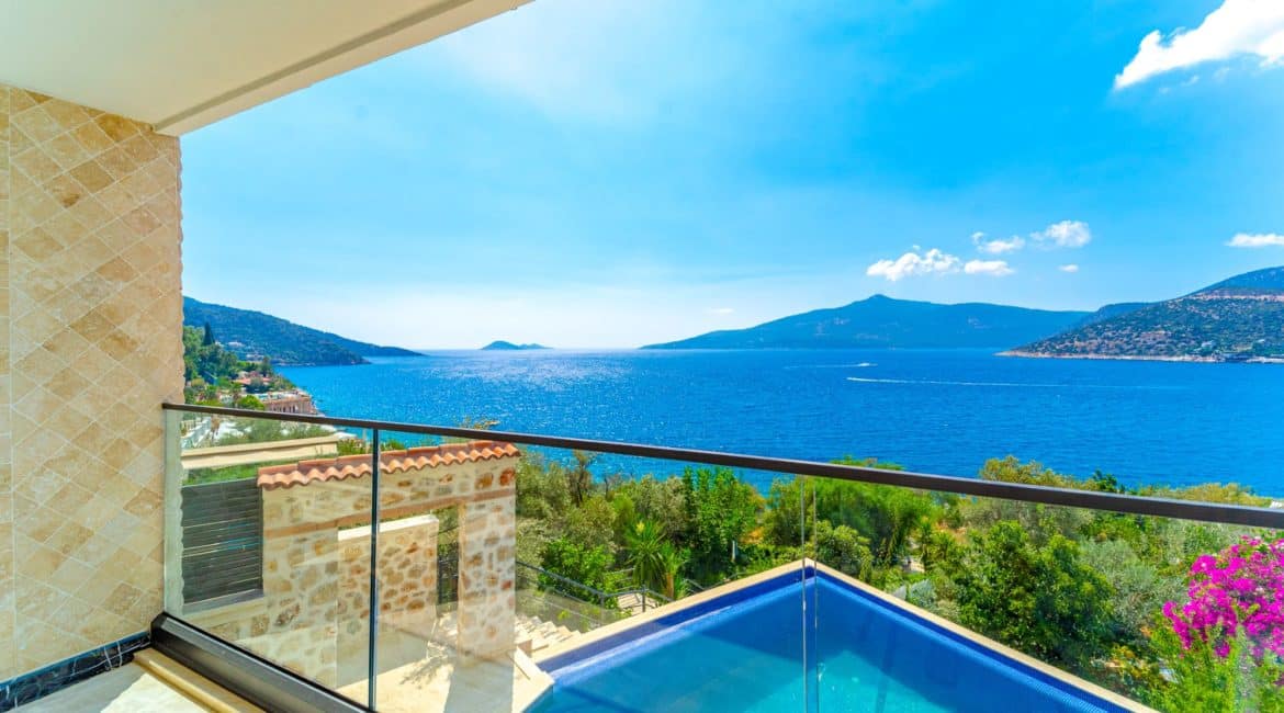 Villa Mavi Deniz swimming pool and sea views