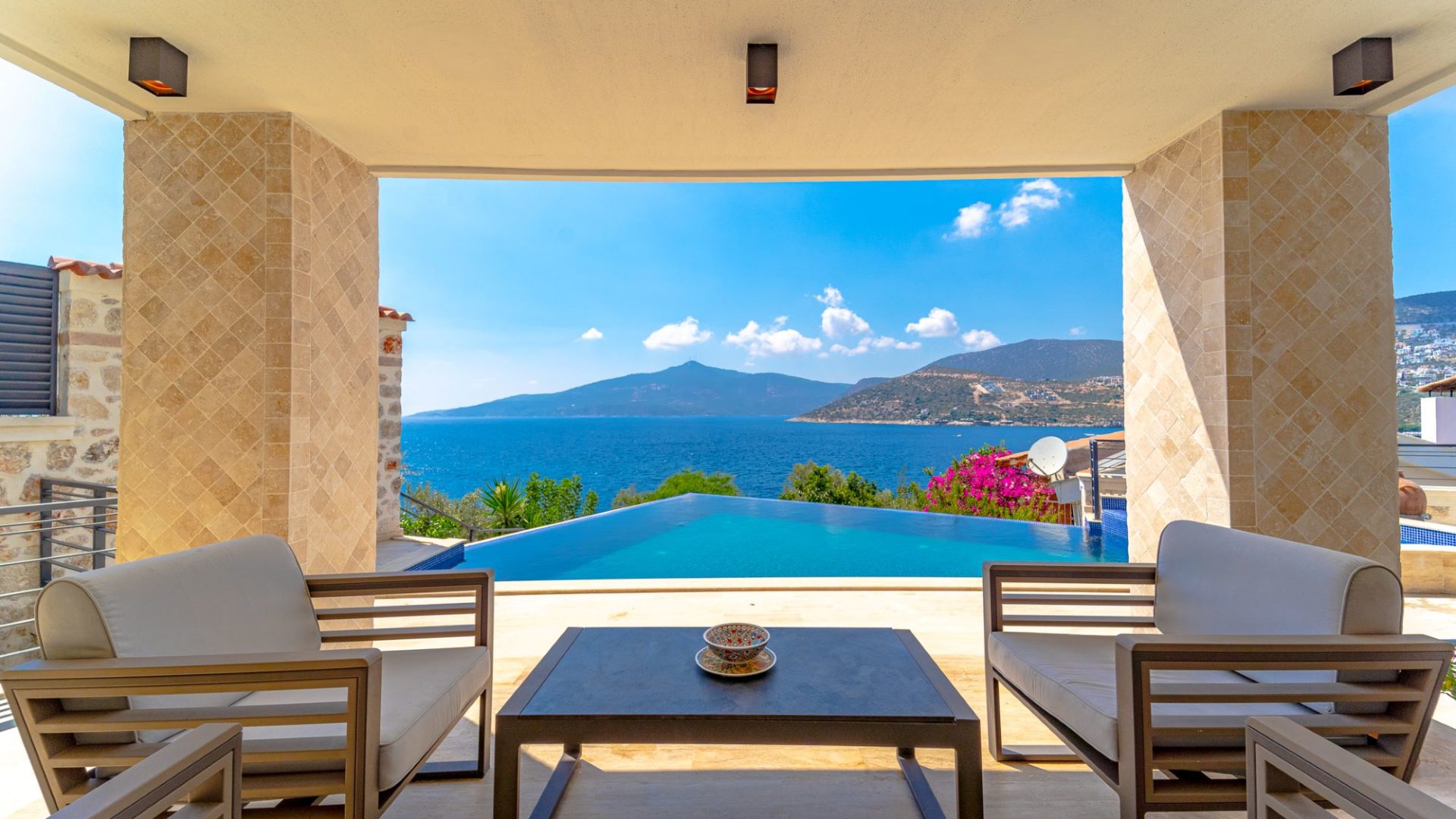 Villa Mavi Deniz veranda and alfresco seating area