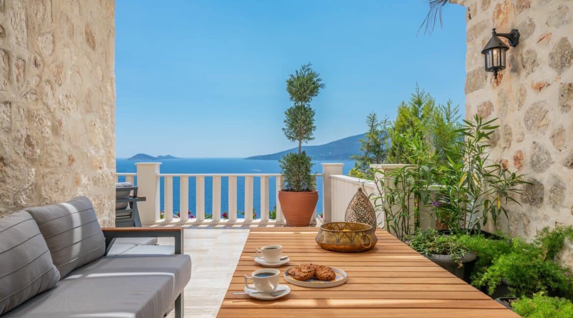 Villa La Vie furnished terraces and sea views