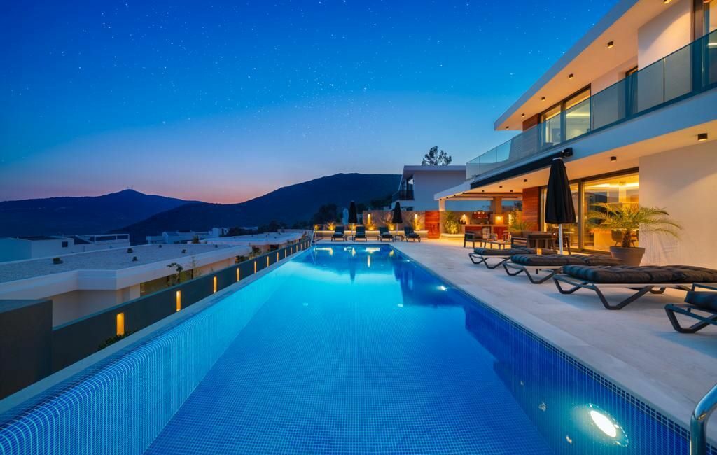 Villa Recep swimming pool by night