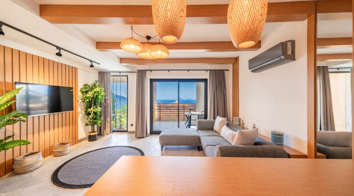 LUPIA SUITES Comfort Room Sea View living space and balcony