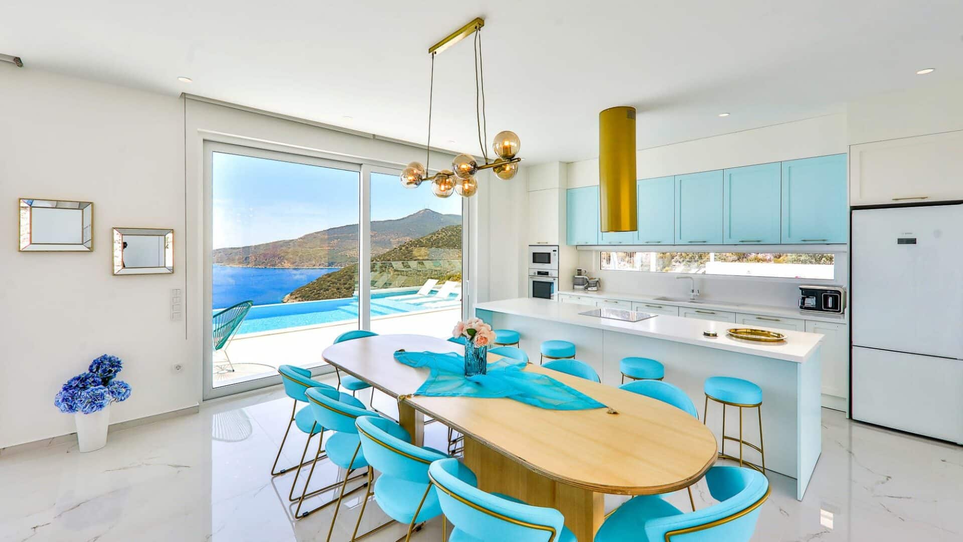 Villa Bella Mare bright and airy kitchen