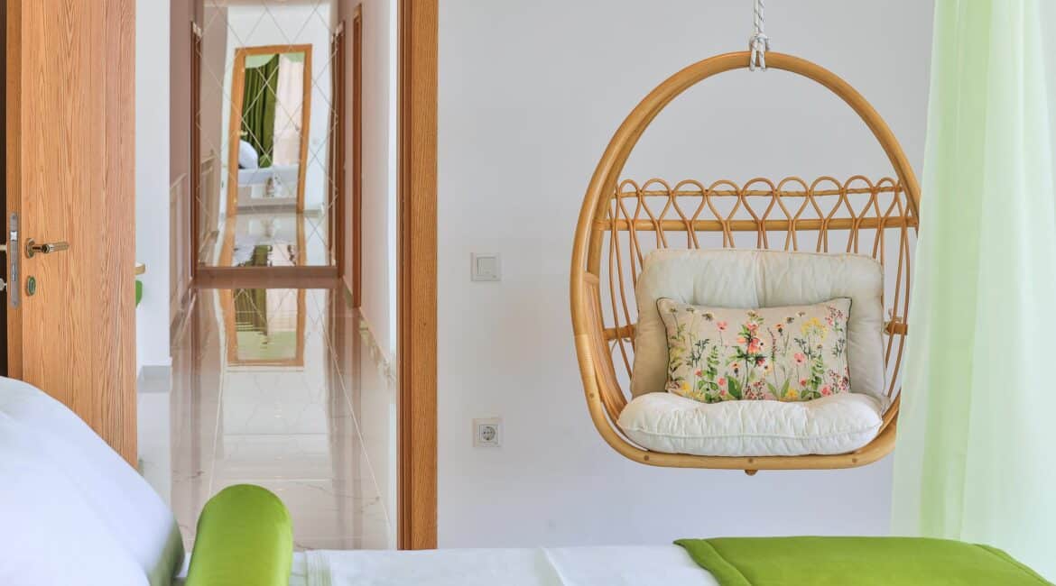 Villa Çalıkuşu bedroom 1 Master with hanging chair