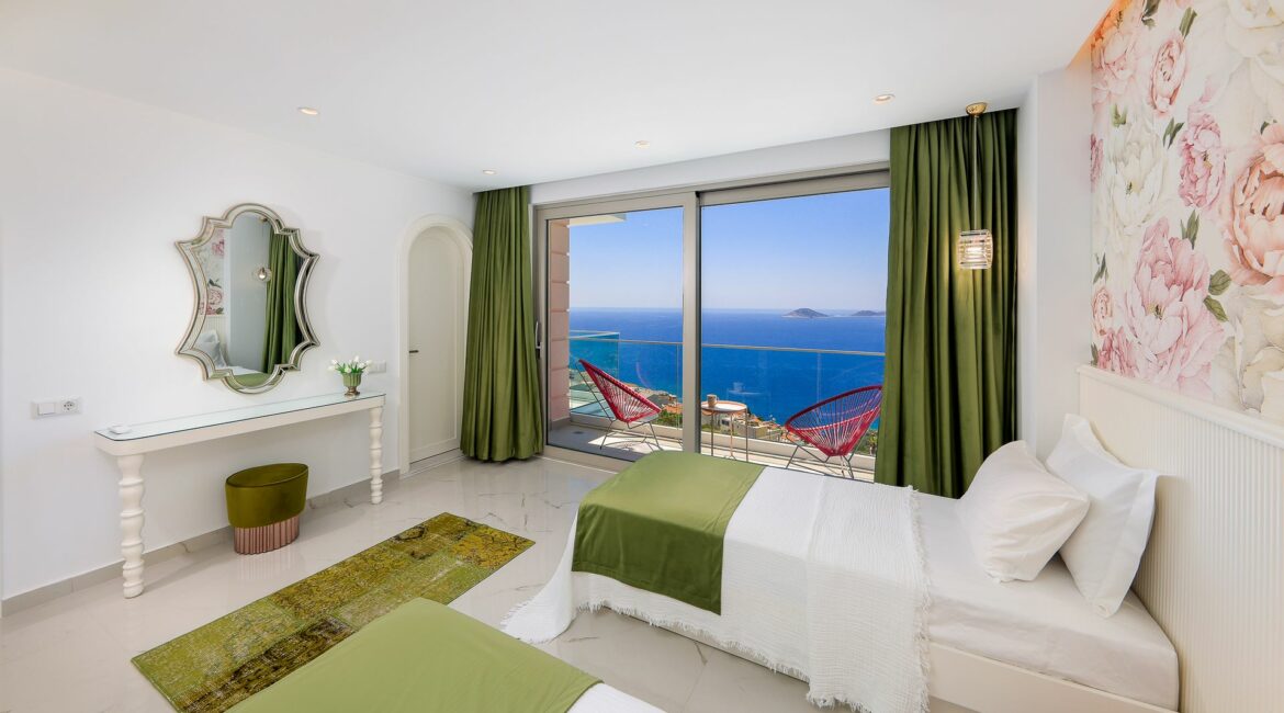 Villa Rosy Bedroom 2 Twin furnished balcony and sea views