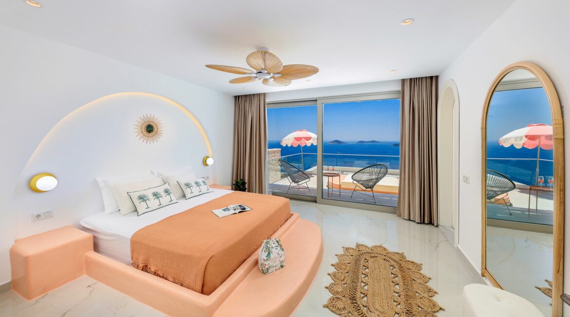 Villa Rosy Bedroom 4 orange theme