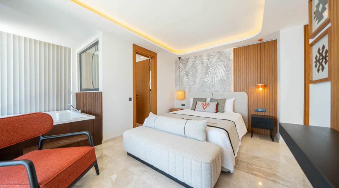 Villa Anatolia first floor master bedroom and jacuzzi
